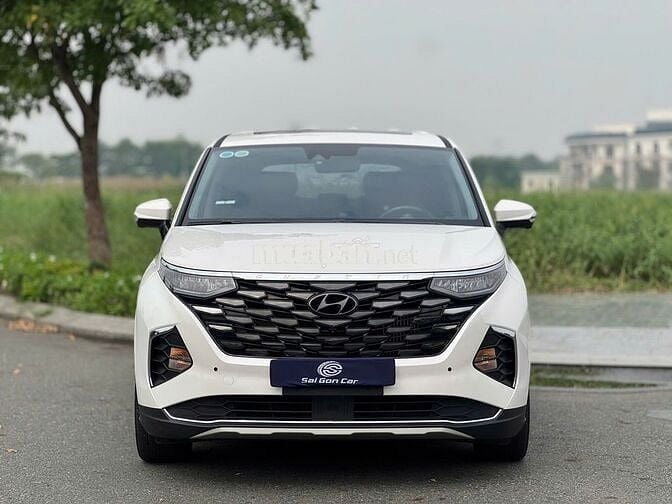Hyundai Custin 2023 Cao Cấp 2.0T - 20000 km