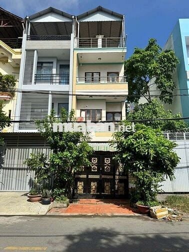 Nhà 4 tầng mặt tiền đường 11 kdc bình hưng DT 4m x 20m trệt 3 lầu