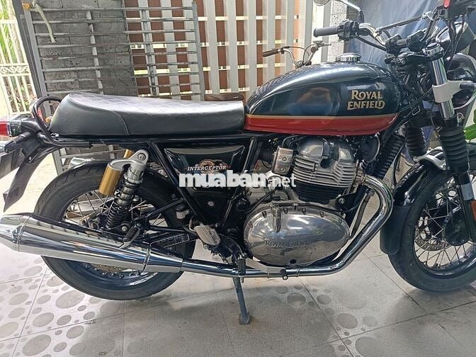 RE Intercepter 650 màu đen nguyên bản 2023
