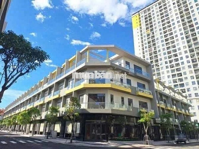 Nhà phố Dĩ An – 3 tầng 1 trệt ngay TTTM TP dĩ an .HCM