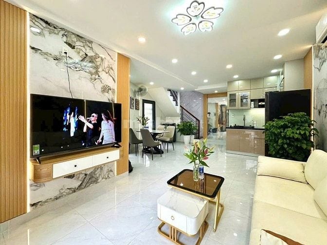 Ngay MT Hoa Cúc giá cực mềm 5tỷ1,65m2 ngay khu ẩm thực Vip,SHR