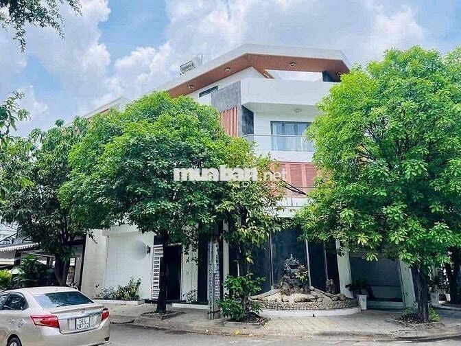 Bán biệt thự ngang 9 dai 15 giá 12 tỷ 7,lô góc 2 mặt tiền dd công viên