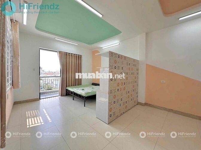 Cho thuê phòng ban công tách bếp rộng hơn 30m2 có máy giặt riêng