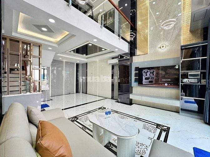 Nhà ngộp ngay Chu Văn An giá 2tỷ590,65m2 HXH SHR khu đông dân buôn bán
