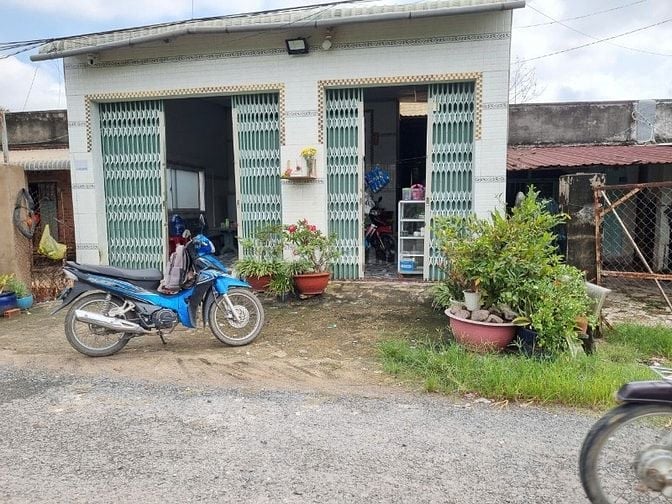 Đất có nhà, Đường nhựa ngay KCN Phước Đông. 2,2 tỷ 