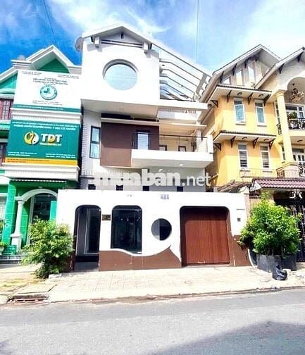 SIÊU PHẨM BIỆT THỰ - 8X20M, 156F Hoa Lan, P.7, PN, 4 tầng