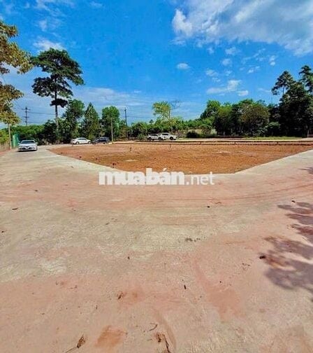 Đất nền kiệt ô tô tránh nhau Huyền Trân công chúa gần làng hương