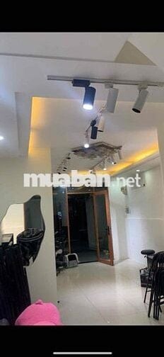 Cho thuê nhà nguyên căn 2 phòng ngủ hẻm xe hơi 195 Trần văn đang