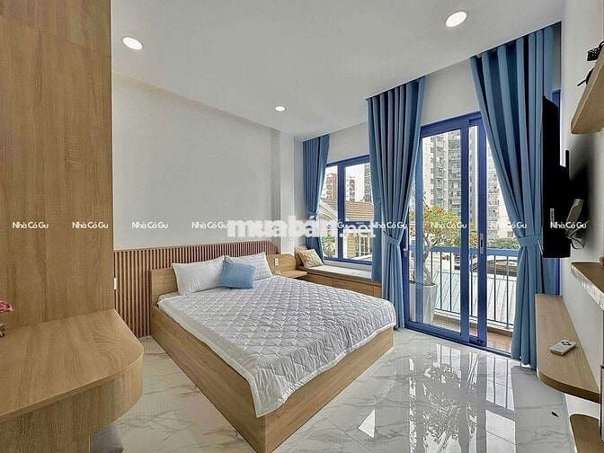 Căn hộ full nội thất ban công thoáng mát Trần Hưng Đạo Quận 1