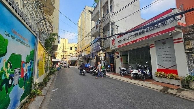 BÁN GẤP MẶT TIỀN ĐƯỜNG PHÙNG VĂN CUNG PHÚ NHUẬN 6x23m, NỞ HẬU 9M
