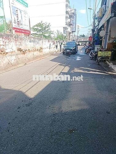BÁN ĐẤT TẶNG NHÀ CẤP 4 - SÁT KHU ĐẤT VÀNG HILM LAM