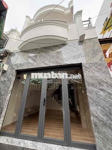 Nhà mặt tiền Đoàn Văn B kinh doanh sầm uất. Khó tìm- Trung Tâm quận 4