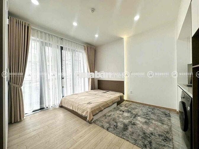 Cho Thuê Căn Hộ Ban Công Full Nội Thất Nằm Ngay Trung Tâm Quận 1