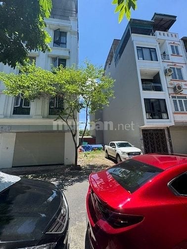 Phân Lô TDC Giang Biên vỉa hè oto tránh view vườn hoa dt 90m2 mt 6m