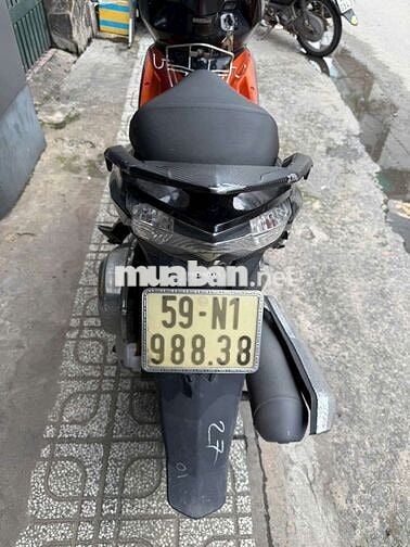 Xe máy Honda Air Blade màu cam đen