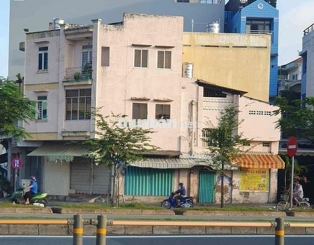 Nhà bán 2 mặt q5 võ văn kiệt và gò công sau mặt hẻm