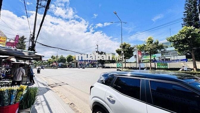 Bán nhà 2 Tầng mặt tiền PHẠM VĂN ĐỒNG - Pleiku