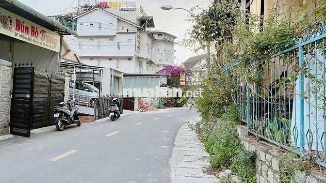 Bán Nhà Phố Mặt Tiền 6.6m2 Đường Hoàng Diệu Giá chỉ 8.1 tỷ