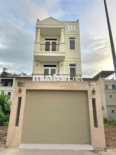 Nhà mới xây khu dân cư, 300m2, 4 phòng ngủ, KDC Phúc Đạt, Thủ Dầu Một