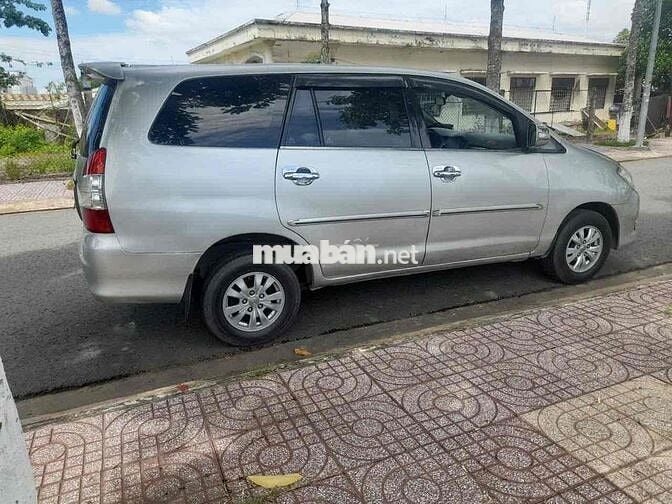 Toyota Innova 2006 J - 450000 km