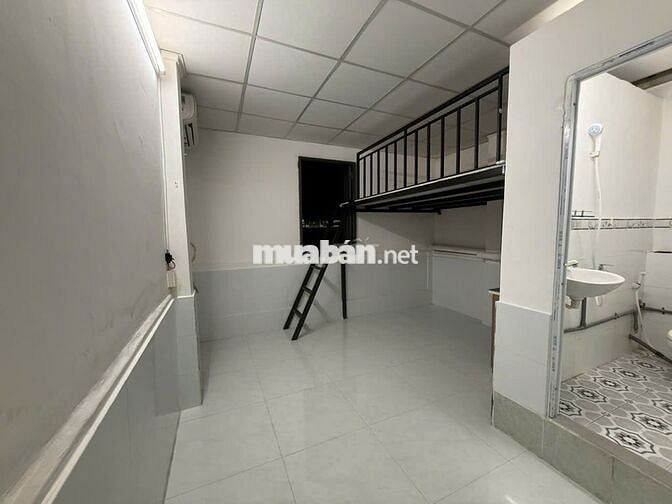 cho thuê phòng gác, cửa sổ trời sẵn nội thất ngay khu Bàu Cát