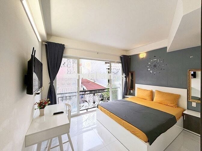 CĂN HỘ TÁCH BẾP 1 PHÒNG NGỦ FULL NỘI THẤT CÓ MÁY GIẶT RIÊNG Ở BỜ KÈ