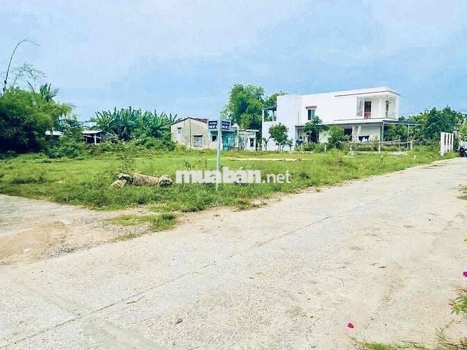 BÁN LÔ GÓC 2 MẶT TIỀN - CÁCH QUỐC LỘ 300M - GIÁ CHỈ 760 TRIỆU