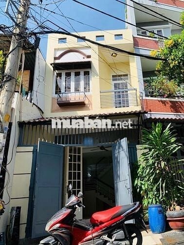 Nhà 2 tầng cho thuê rẻ, 11tr/tháng, mặt tiền ngay khu Độc Lập, chủ dễ