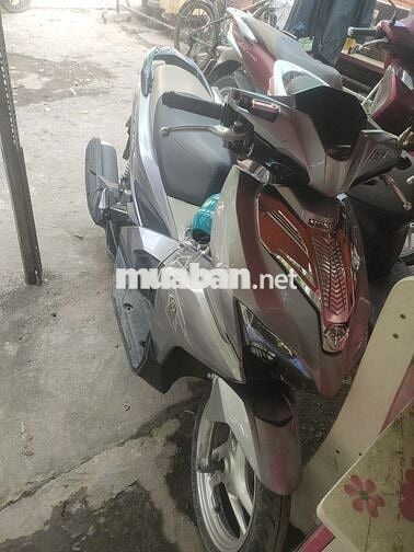 Xe đang sử dụng cần bán. Màu dặt biệt