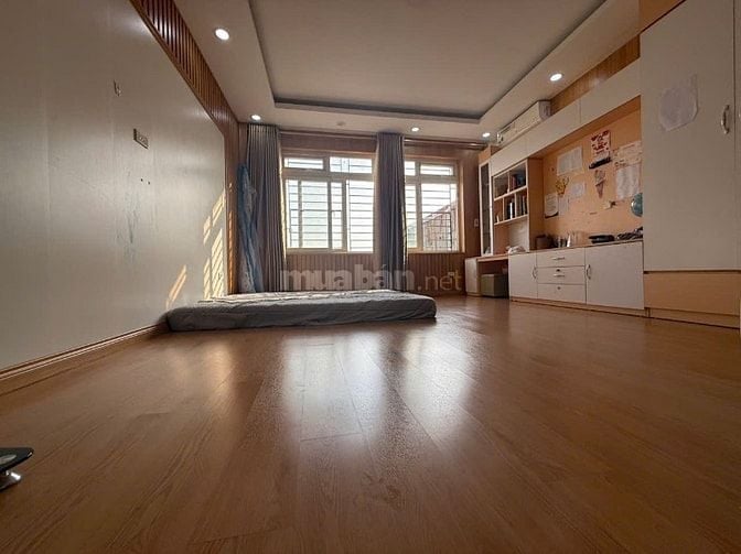 Nhà Tôi bán gấp 32 m xây 4 tầng 4pn 3wc giá 2 tỷ 790tr ngã 4 sở