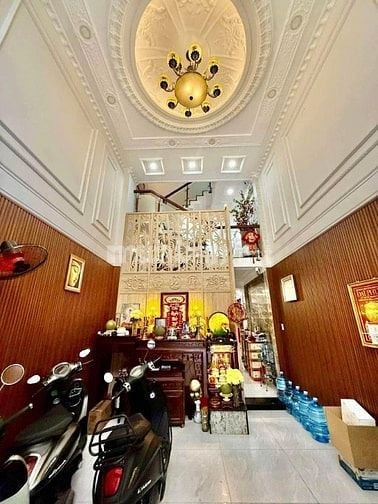 HÀNG KÍNH, NGỘP CHÍNH CHỦ BÁN GẤP TRONG TUẦN GIÁ 5 TỶ 350 ĐẶNG THÙY TR