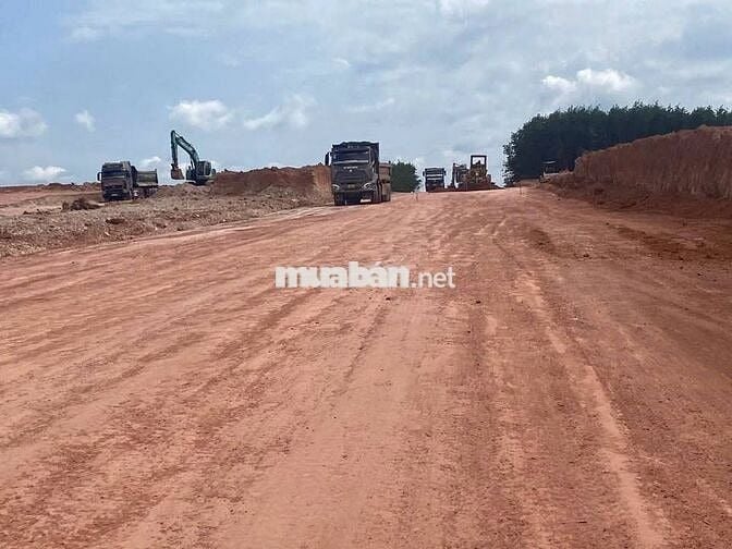 Thu vốn nhượng 1 nền Xuyên Tâm cách " Tuyến số 2 " đúng 200m 540tr