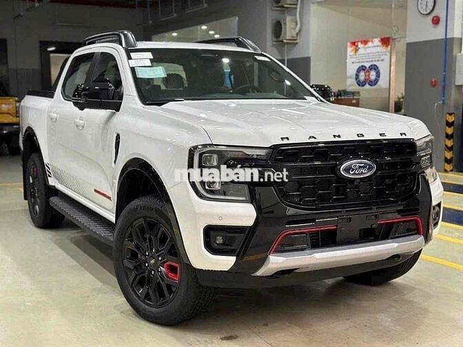 Ford Ranger 2025 Stormtrak 2.0L 4x4 AT - 300 km