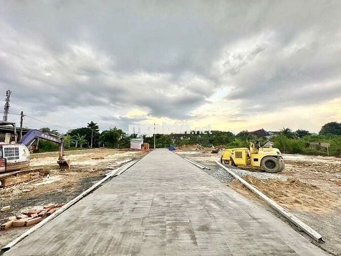 Đất nền 2 mặt tiền gần chợ Tân Bình – sổ riêng thổ cư 100%