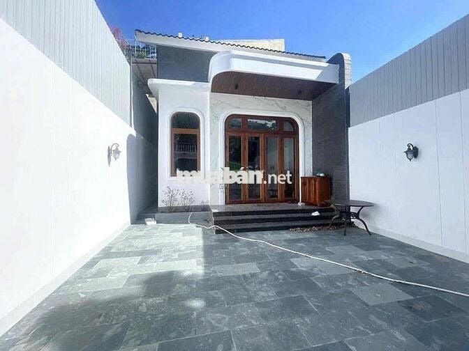 CHO THUÊ NHÀ CẤP 4 MỚI XÂY PHÍA BẮC NHA TRANG
