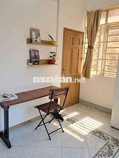Phòng full nội thất, máy lạnh, ban công