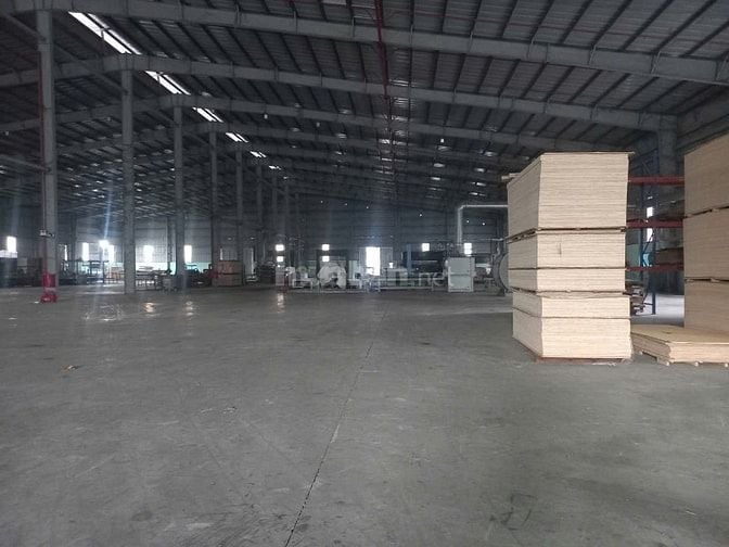 Cho thuê kho xưởng 5.000m2 CCN Bến Lức Long An , giá thuê : 3.1 usd/m2