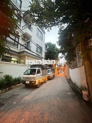Đất Mặt Ngõ Chợ Thạch Bàn Ô Tô Tránh – Ngõ Thông Cổ Linh - Hơn 9 tỷ