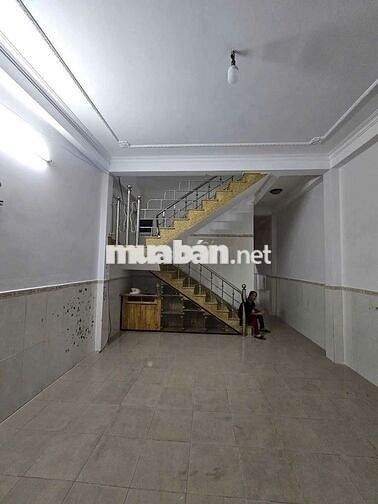 CHO THUÊ NHÀ 2.TẦNG....
DtSd 135m2 
Đg 5m5......khu vực sơn Trà..
4 f