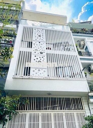 Nhà đẹp ngang 6m - Nguyễn Đình Chiểu, Quận 3 - hẻm thông ra Võ Văn Tần