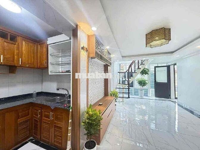 Cần bán TT Bách Khoa 2 thoáng 4PN 3WC, 100m2 tặng nội thất ô tô đỗ