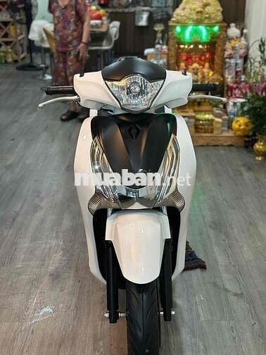 Sh 125 trắng đen siêu đẹp máy rin nợ xấu đưa 12tr