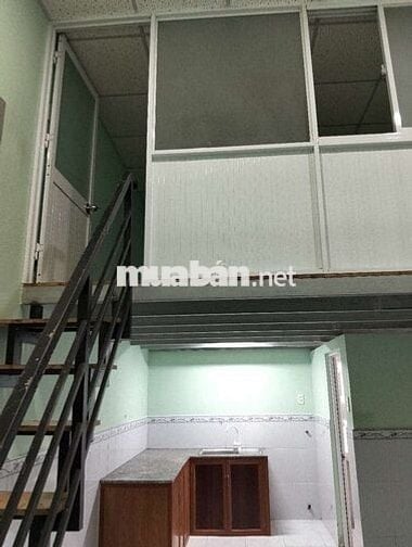 Nhà trọ lớn 4 x 6 có phòng kính gắng máy lạnh