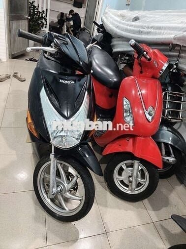 Cần bán gấp 2 chiếc xe