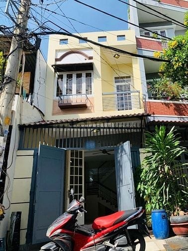 Nhà 2 tầng cho thuê rẻ, 11tr/tháng, mặt tiền ngay khu Độc Lập, 52m2