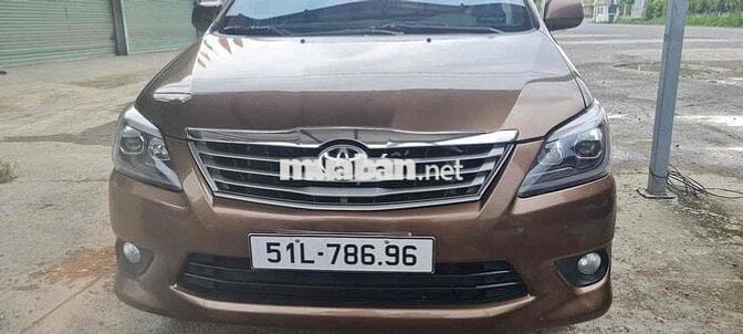 Toyota Innova 2014 E - 110000 km