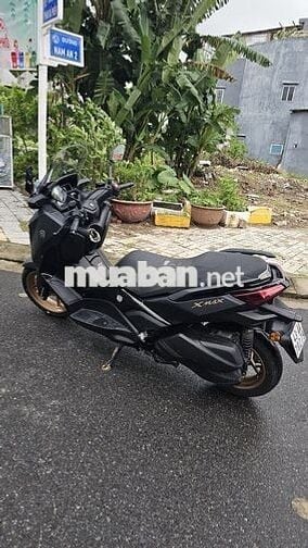 Xe máy Yamaha XMAX 300 màu đen 2024