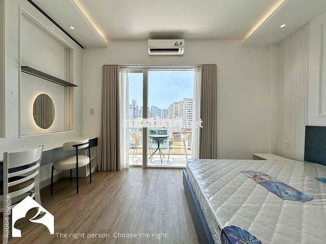 CHO THUÊ CĂN HỘ BAN CÔNG VIEW ĐẸP NGAY BỜ HOÀNG SA QUẬN 1 GIÁ RẺ