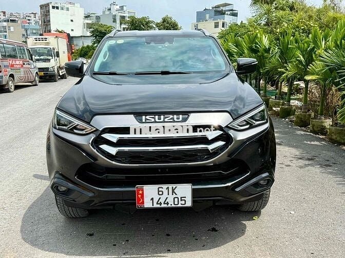 Isuzu Mu X 2022 - bản Pre 4x4 odo 9000km