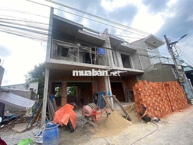 Bán nhà mới keng 2,7 tỷ đường xe hơi thông 1tret1lau 3 phòng ngủ
